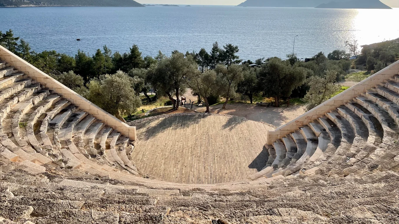 Kaş’ta Yaşamak: 2026 Off-Grid ve Kırsal Yaşam Rehberi – 2 Kaş’ta Yaşamak: 2026 Off-Grid ve Kırsal Yaşam Rehberi – 2