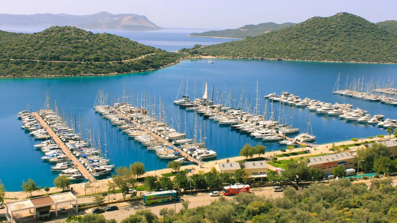 Kaş’ta Yaşamak: 2026 Off-Grid ve Kırsal Yaşam Rehberi – 4 Kaş’ta Yaşamak: 2026 Off-Grid ve Kırsal Yaşam Rehberi – 4