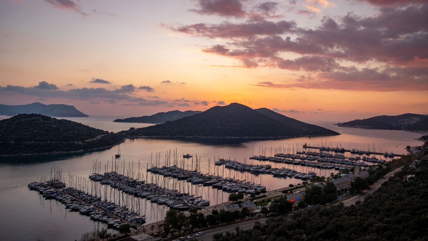 Kaş’ta Yaşamak: 2026 Off-Grid ve Kırsal Yaşam Rehberi – 5 Kaş’ta Yaşamak: 2026 Off-Grid ve Kırsal Yaşam Rehberi – 5