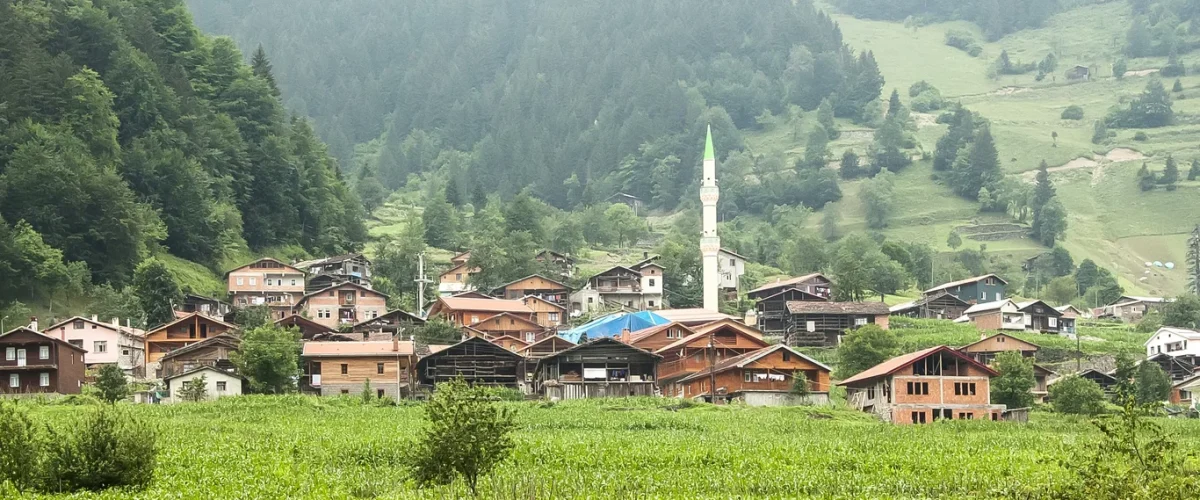 Uzungöl: Nasıl Gidilir, Ziyaret Rehberi ve Pratik Bilgiler