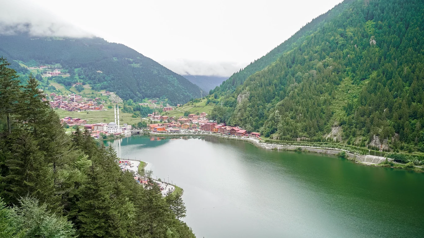Uzungöl: Nasıl Gidilir, Ziyaret Rehberi ve Pratik Bilgiler – 2 Uzungöl: Nasıl Gidilir, Ziyaret Rehberi ve Pratik Bilgiler – 2